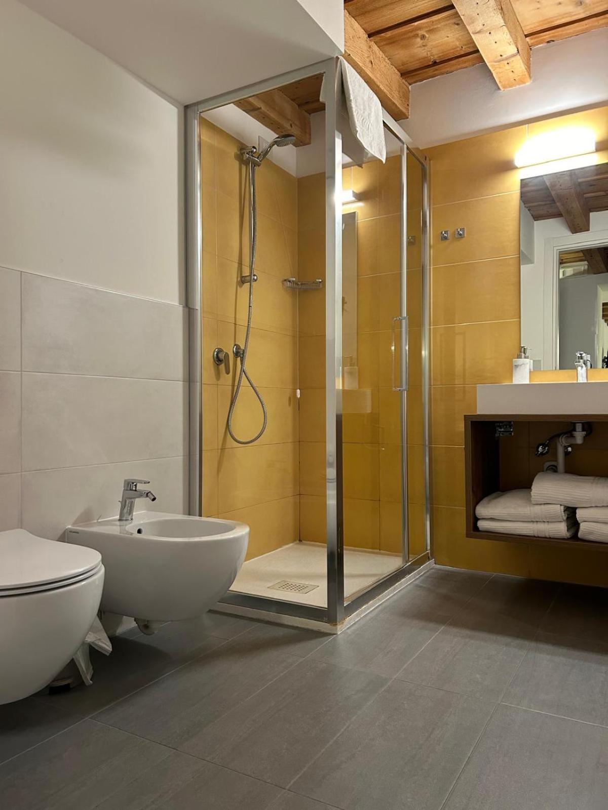 Carrera Home Appartamenti Verona - Bike Hotel Exterior foto