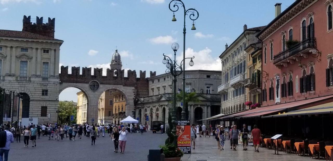 Carrera Home Appartamenti Verona - Bike Hotel Exterior foto